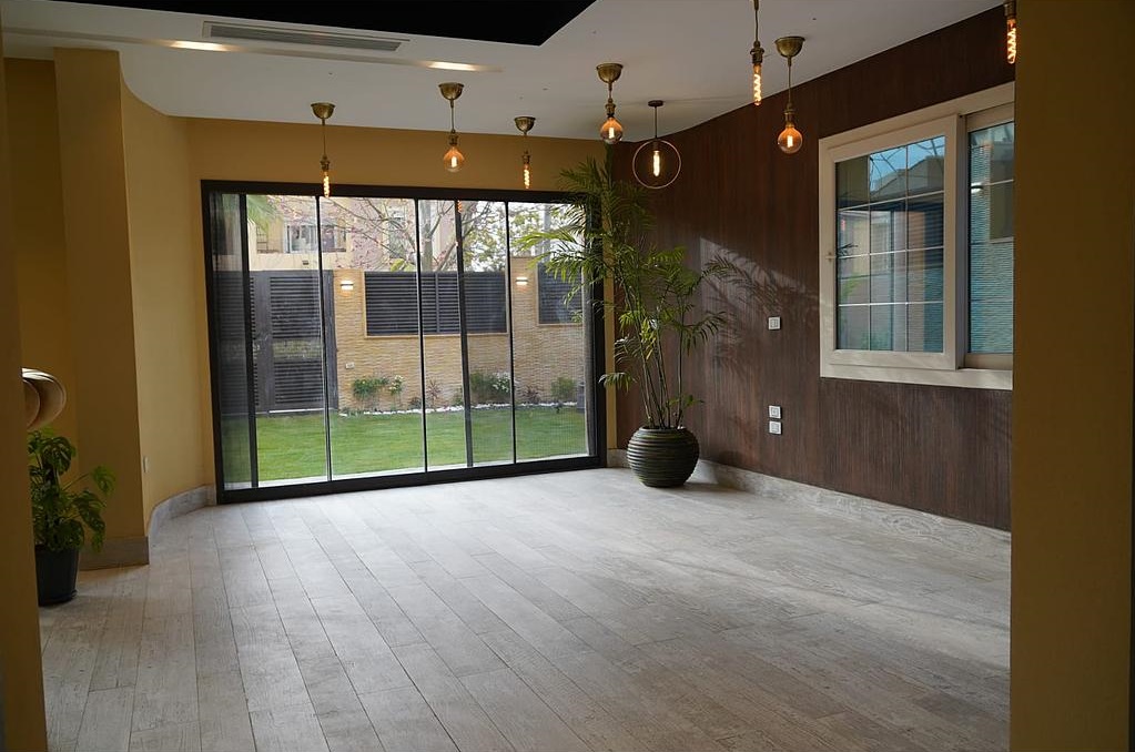 توين هاوس ٤٠٠متر في مون فالي 2 تشطيب كامل