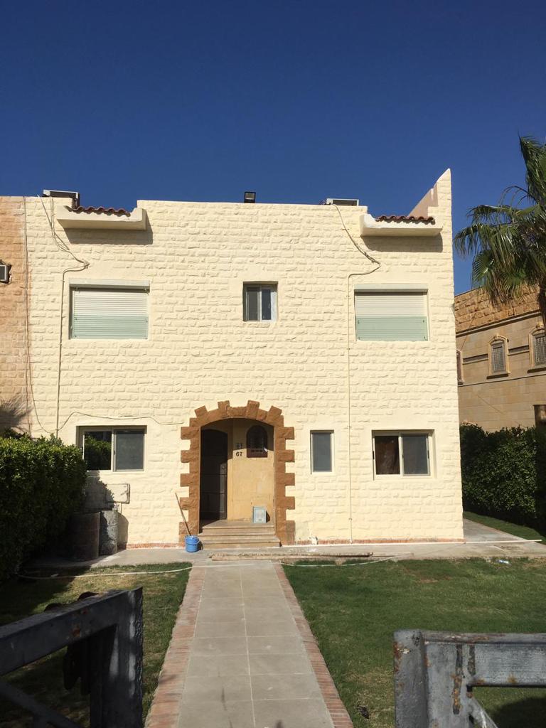 فيلا ٢٠٠متر في مارينا  ٥ تشطيب كامل