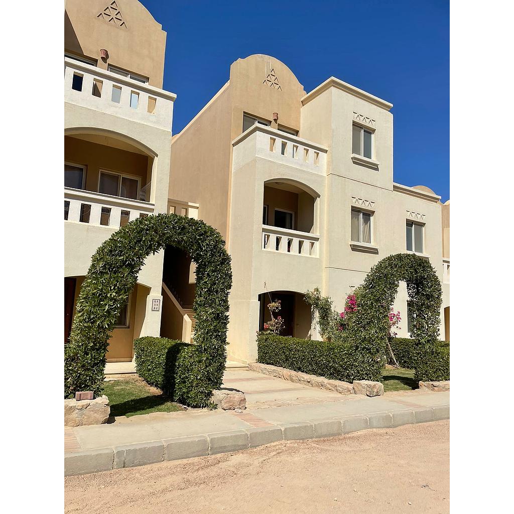 شالية ٥٧متر في الغردقة تشطيب كامل الدور الأول