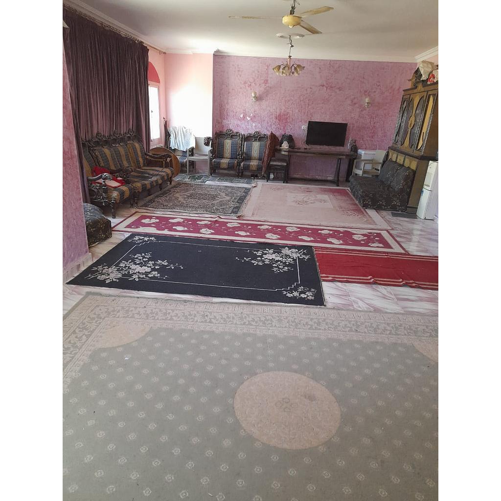 شقة ١٨٥متر في المستثمرين الجنوبية تشطيب كامل الدور الثالث