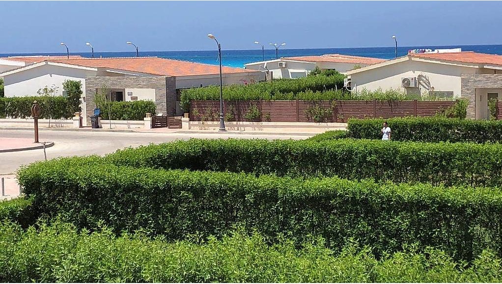 توين هاوس ٢٥٨متر في قرية أمواج تشطيب كامل