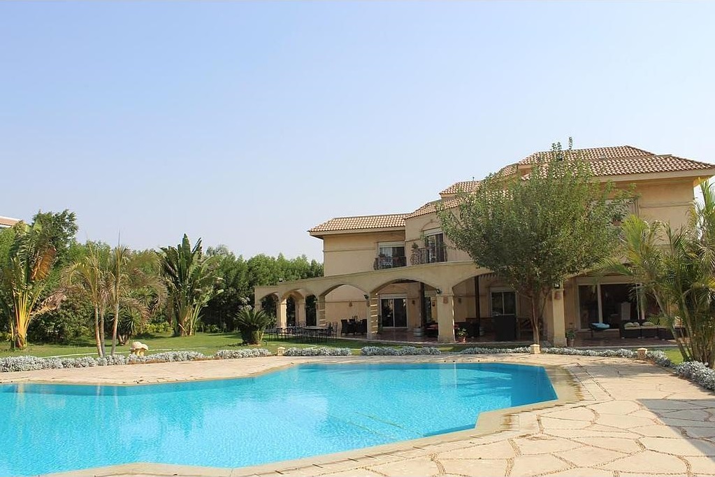 قصر ١٠٠٠متر في الشيخ زايد تشطيب كامل