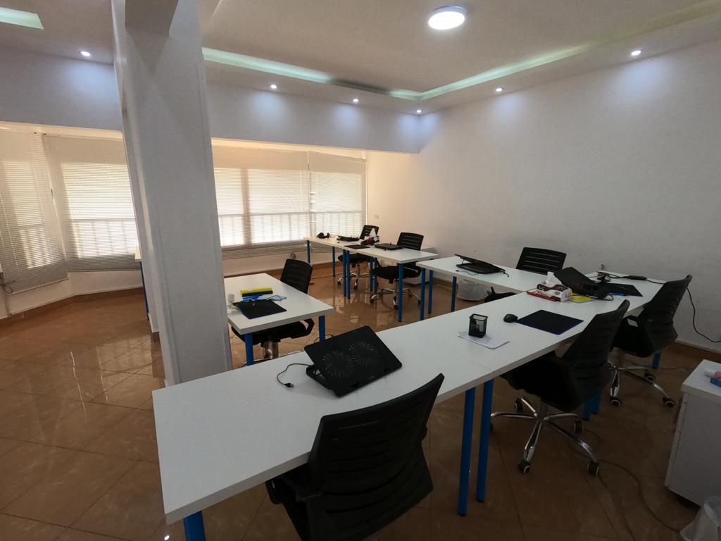 شقة ٣٣٠متر في مدينة نصر تشطيب كامل الدور الخامس