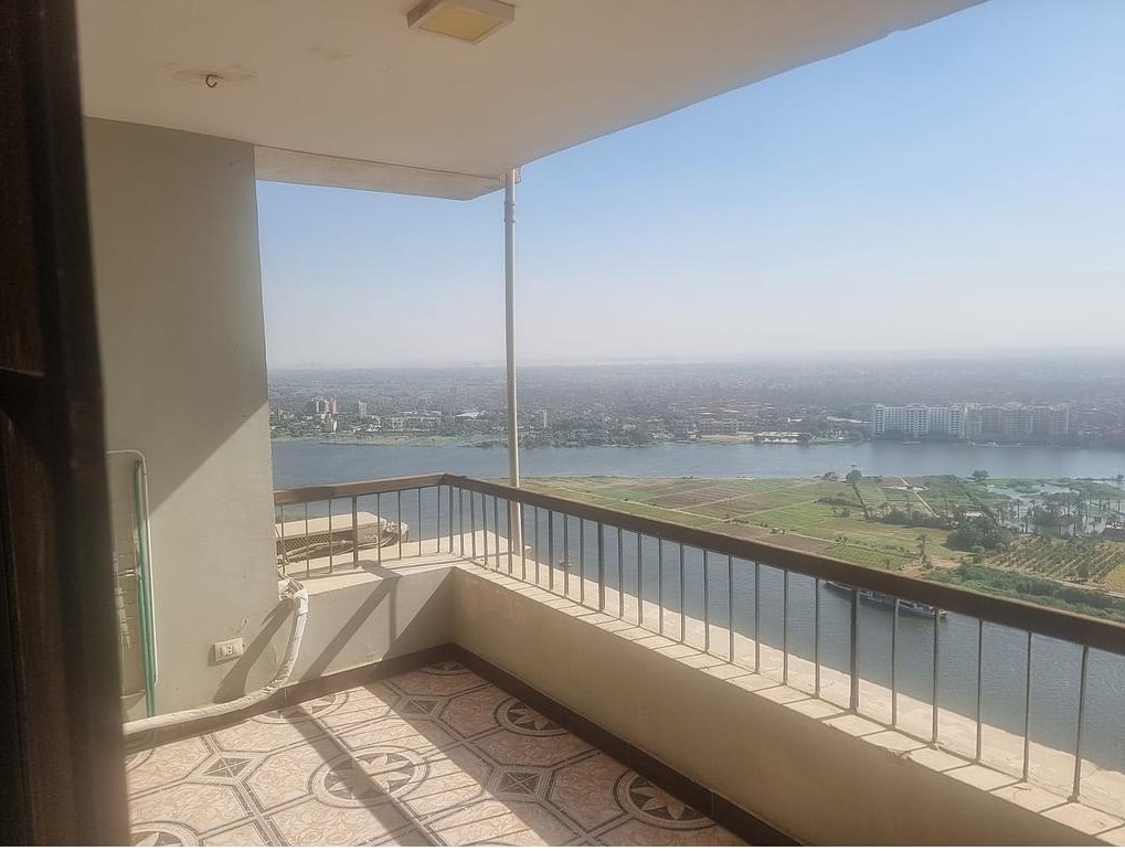 شقة ٢٣٠متر في المعادي تشطيب كامل الدور الثالث و الثلاثين