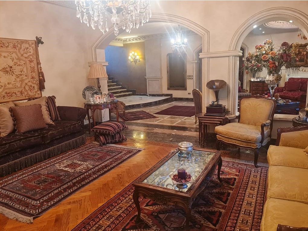 فيلا ٤٥٠متر في رويال هيلز تشطيب كامل