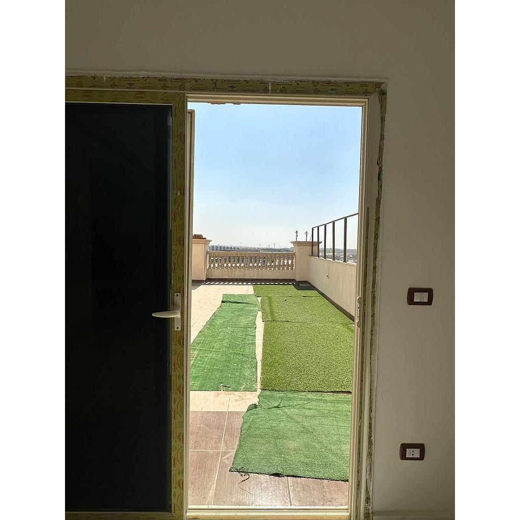 شقة ٢١٠متر في اللوتس تشطيب كامل الدور روف