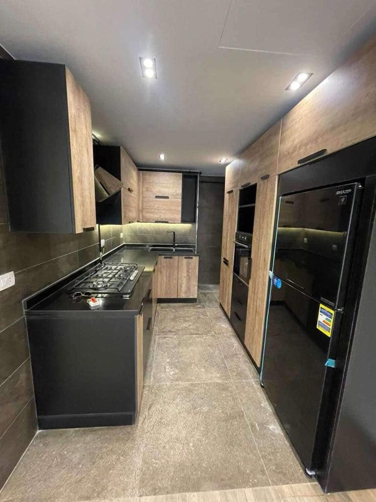 شقة ١٧٥متر في التجمع الخامس تشطيب كامل الدور الأول