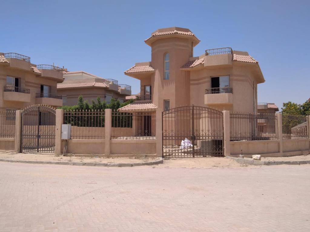 Villa 750m2 in Vanguards Semi Finished