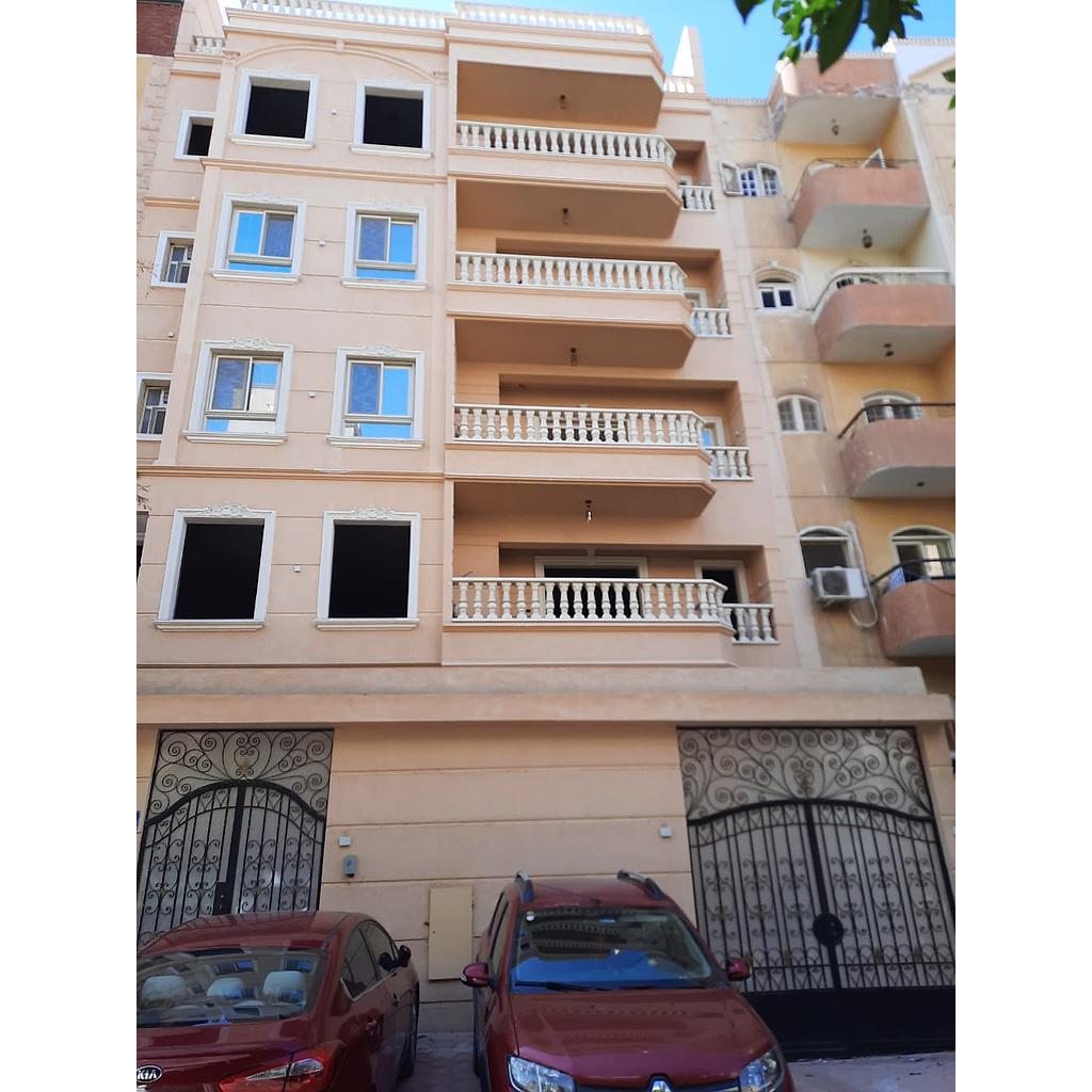 Building 288m2 in Fourth District - 6 October 5 floors