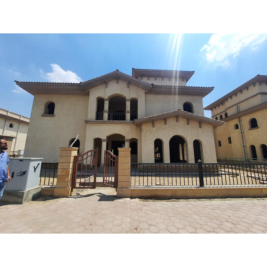 Villa 550m2 in Rehab Core &amp; Shell