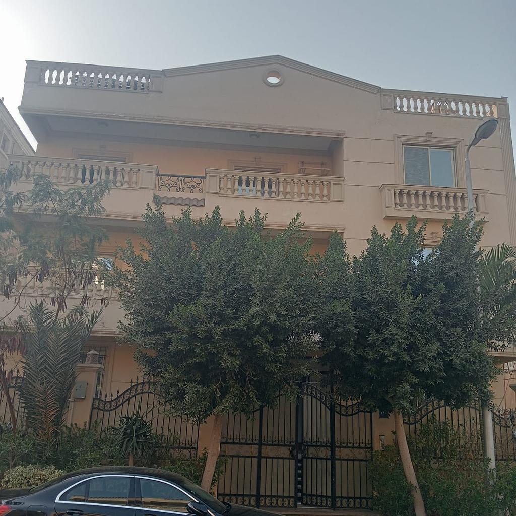 Villa 850m2 in District 3 - Fifth Settlement Fully Finished