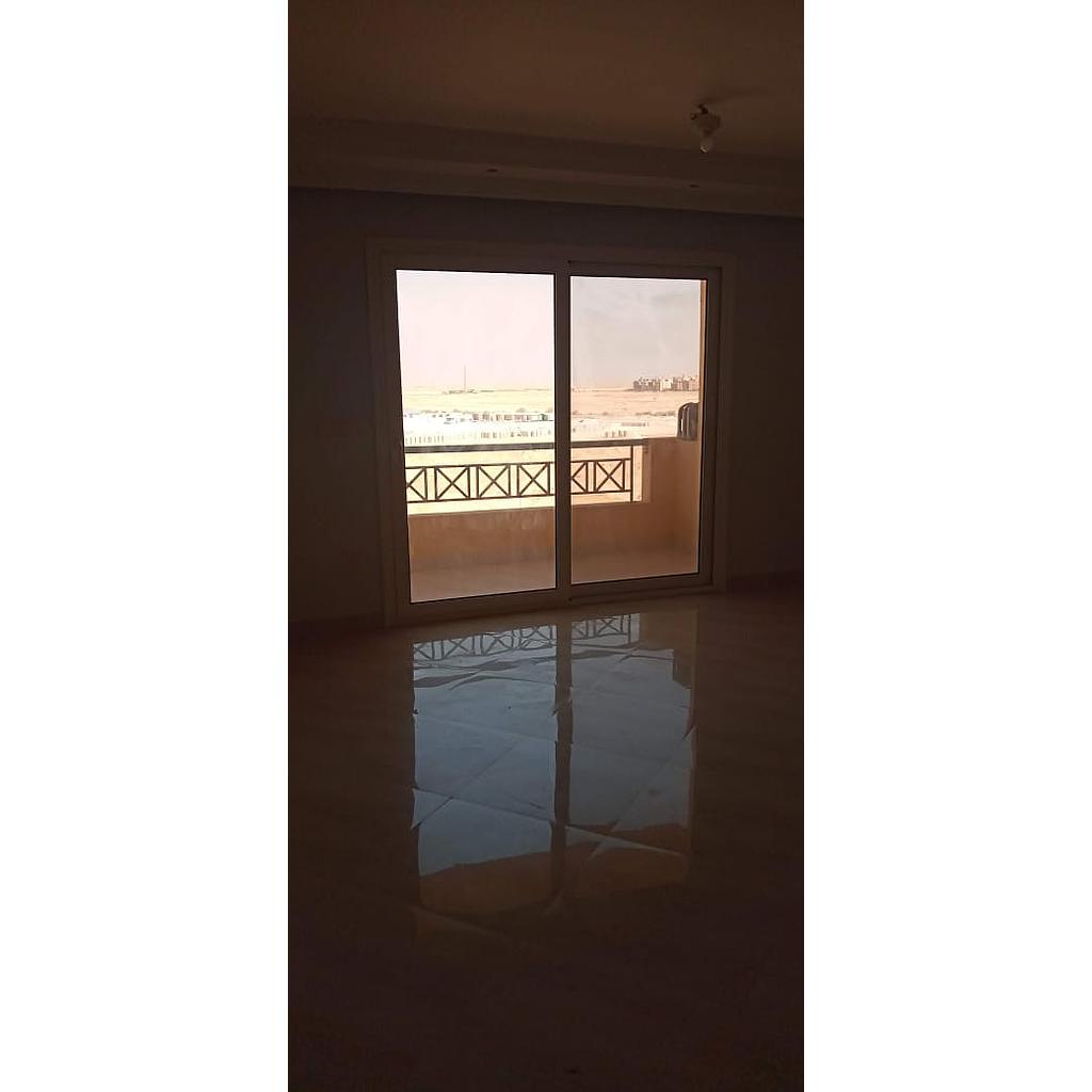 شقة ١٢٠متر في مدينة ستة اكتوبر تشطيب كامل  الدور الرابع