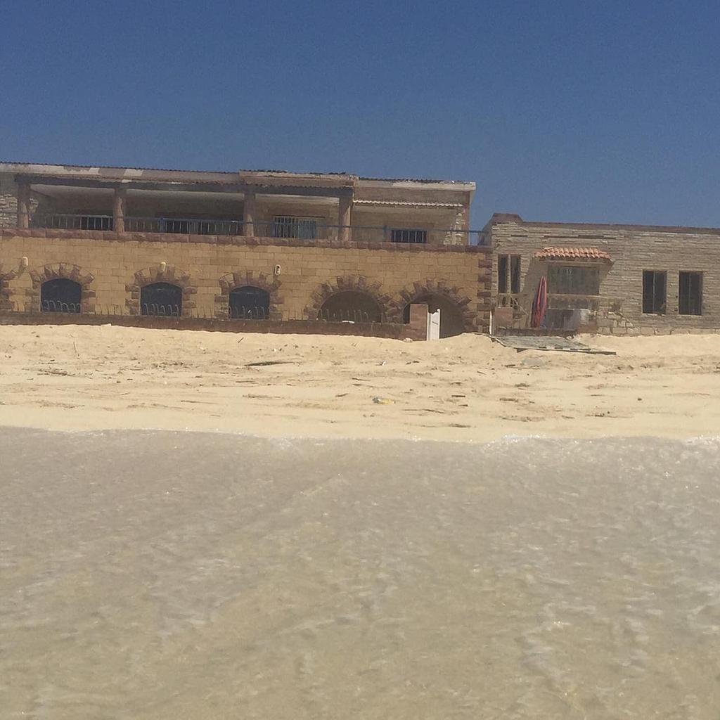 فيلا ٣٠٠متر في أبو تلات تشطيب كامل