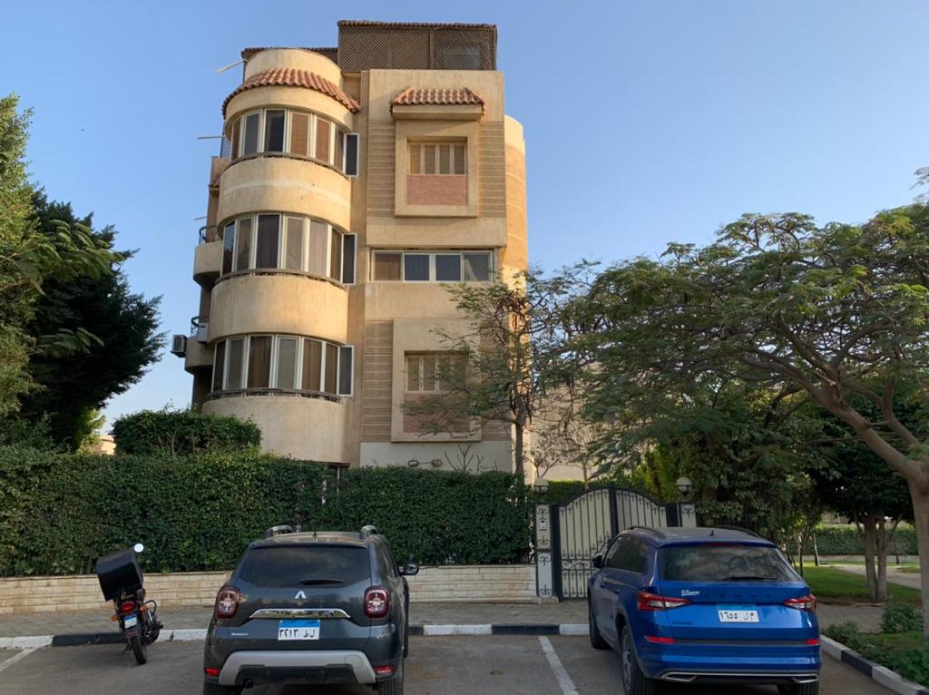 بنتهاوس - روف ٤٥٠متر في الشيخ زايد تشطيب كامل  الدور الثاني