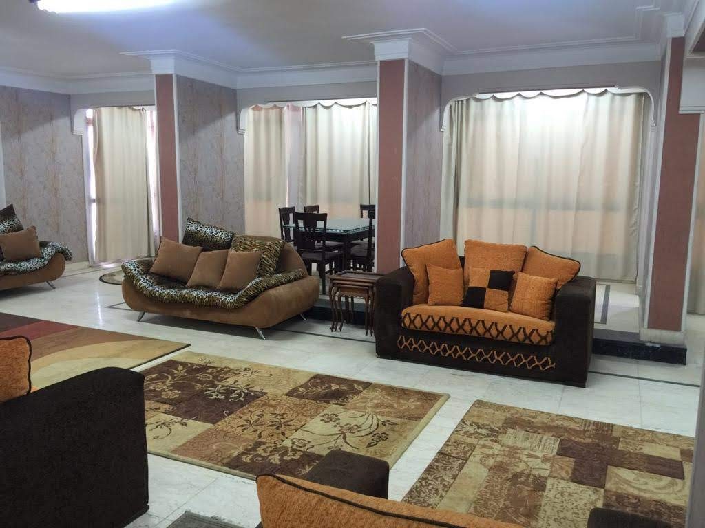 شقة ٤٠٠متر في مدينة نصر  تشطيب كامل  الدور الثالث