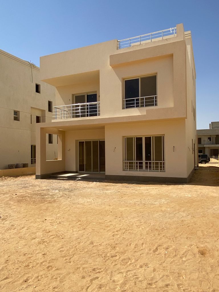 فيلا ٣٤٥متر في جراند هايتس تشطيب كامل