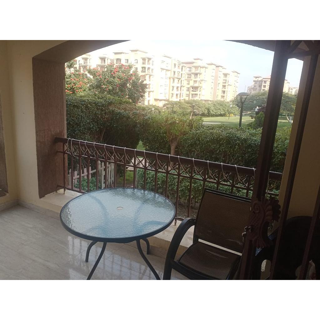 شقة ١٩٠متر في المنطقة  الثانية عشر - مدينتي تشطيب كامل  الدور أرضي