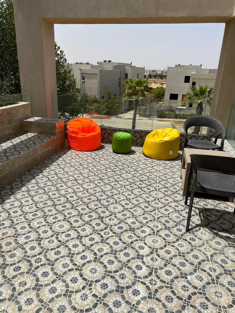 شالية ٣٥٠متر في العلمين تشطيب كامل  الدور الأول