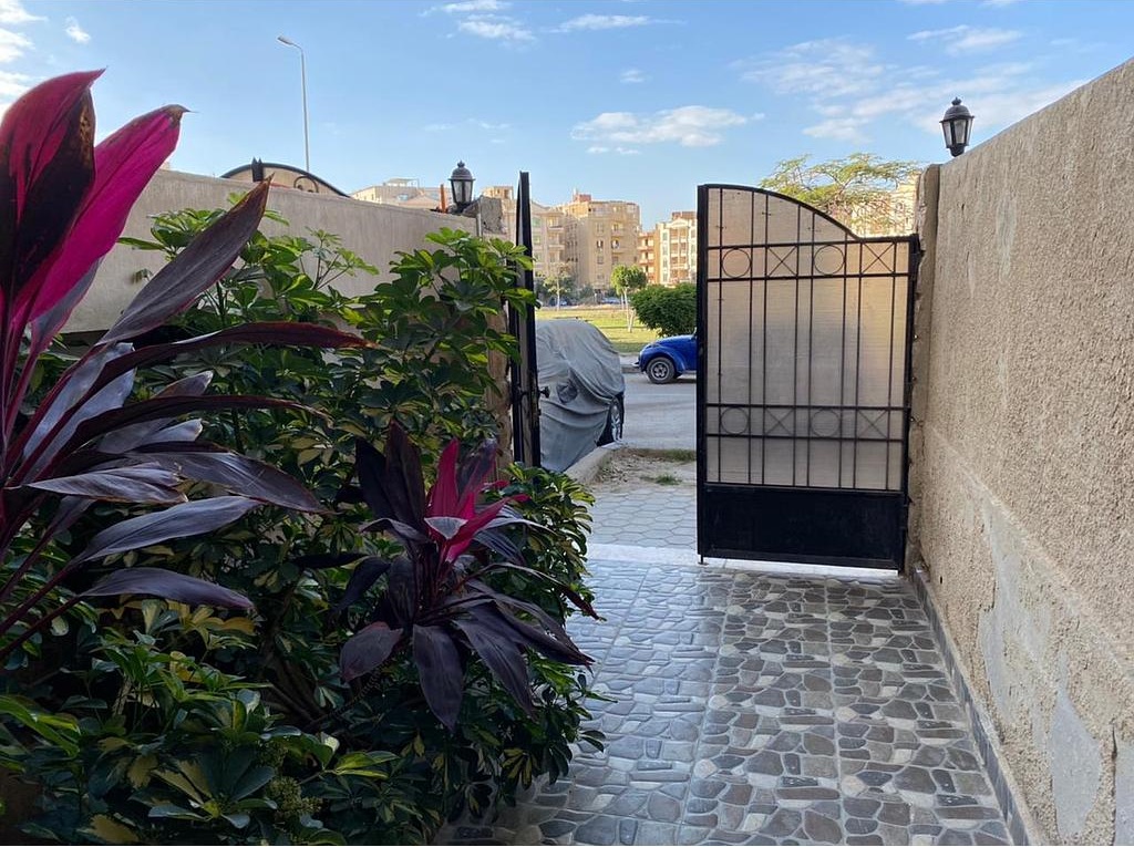 بنتهاوس - روف ٣٥٠متر في النرجس عمارات محارة  الدور الرابع