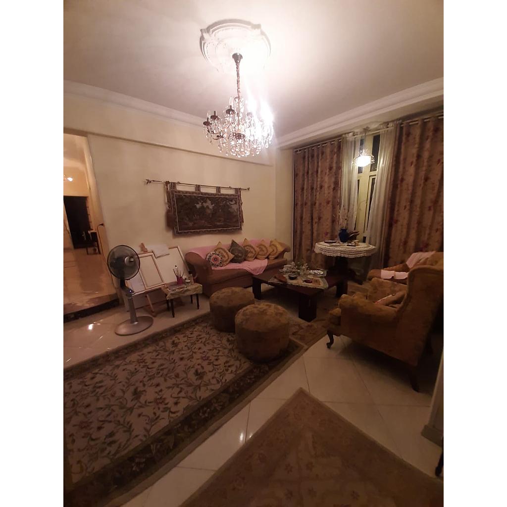 شقة ٢٠٠متر في الحى الخامس - التجمع الخامس تشطيب كامل  الدور الأول