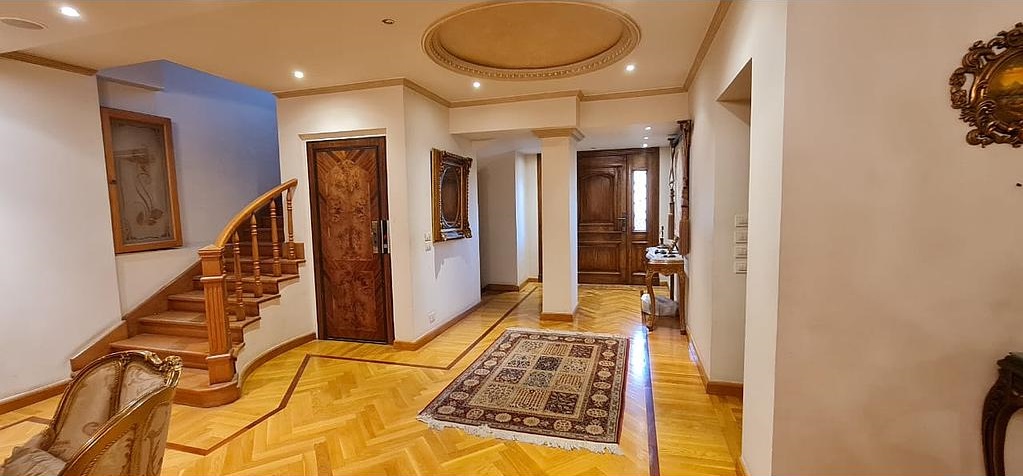 تاون هاوس ٤٠٥متر في لاروز تشطيب كامل