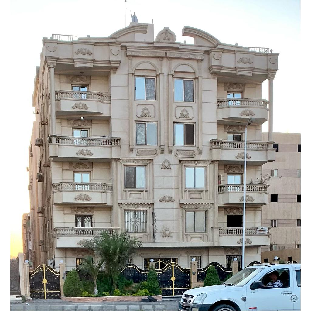 شقة ٢٠٠متر في القاهرة الجديدة محارة  الدور الأول